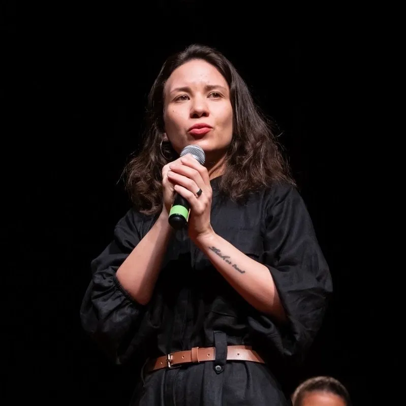 Carolina Emília apresenta Elis Regina – 50 anos de Falso Brilhante em Belo Horizonte no Clube de Jazz do Café com Letras, terça-feira 17 de março de 2026 às 20h