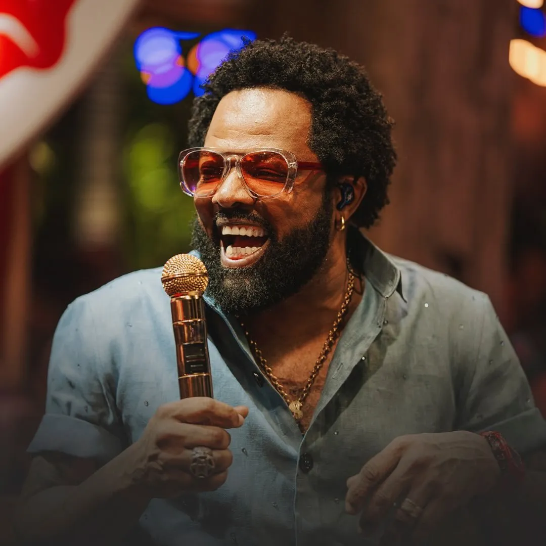 Xande de Pilares é cantor e compositor de pagode, ex-vocalista do grupo Revelação e conhecido por sucessos como 'Tá Escrito'. Iniciou carreira solo em 2014. Veja a agenda no Rolê Agora.