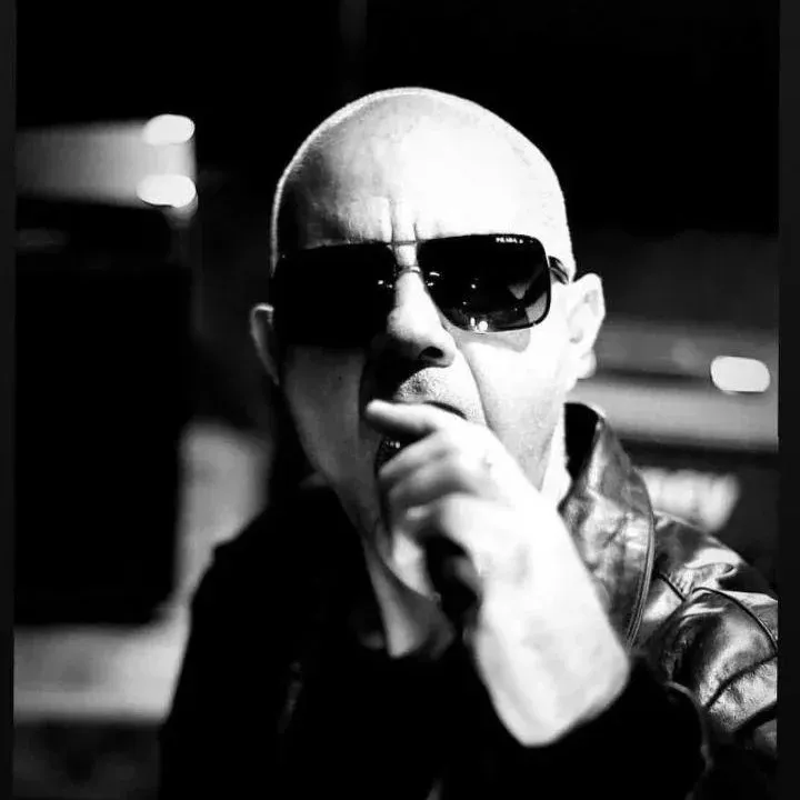 Ney Rock Melo ao vivo em Belo Horizonte Charada Pub Savassi quinta-feira 19 de março de 2026 às 19:30