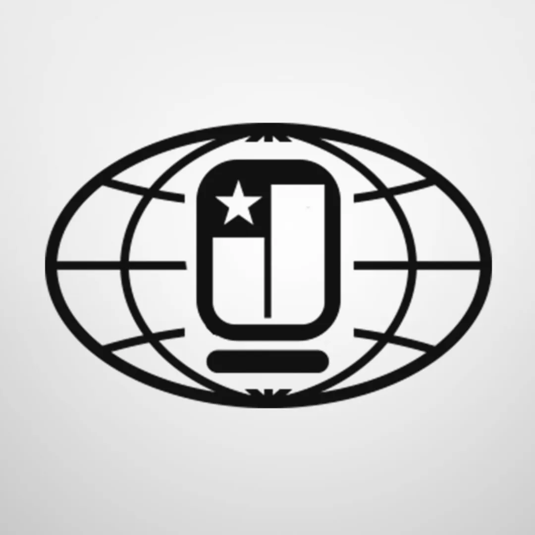 Jota Quest é uma banda brasileira de pop rock formada em Belo Horizonte, em 1993. Nasceu com o nome J.Quest, por inspiração do desenho animado Jonny Quest. Para não serem processados pela Hanna-Barbera, o grupo teve de mudar o nome da banda para Jota Quest no final da década de 1990. Há também uma versão que diz que a alteração foi feita por Tim Maia, que, se referia a banda como Jota Quest.