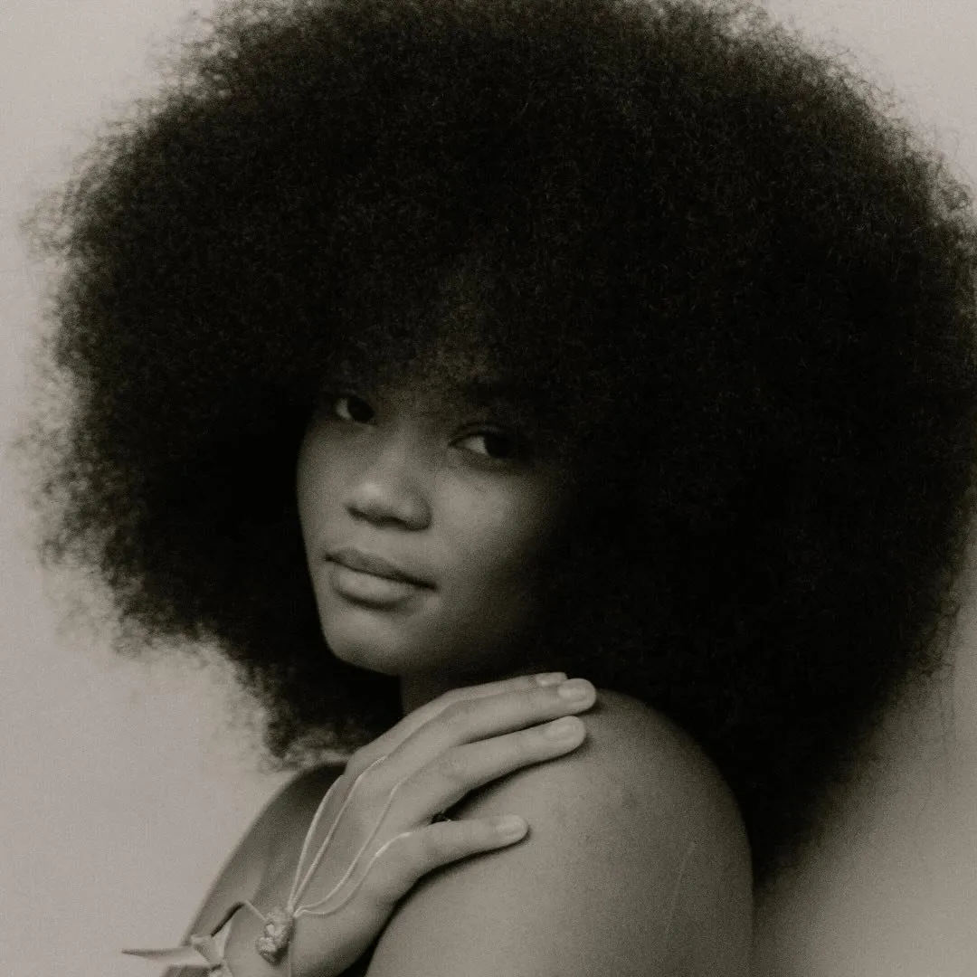 Agnes Nunes é cantora de MPB, conhecida por sucessos como 'Segredo' e 'Lisboa'. Iniciou a carreira em 2018 e ganhou destaque nas redes sociais. Veja a agenda no Rolê Agora.