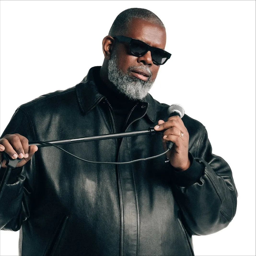 Péricles Aparecido Fonseca de Faria, mais conhecido somente como Péricles (Santo André, 22 de Junho de 1969), além dele ser compositor brasileiro é cantor de samba da vertente pagode. Foi o vocalista do grupo Exaltasamba, desde os primeiros anos da carreira do grupo até final de fevereiro de 2012.