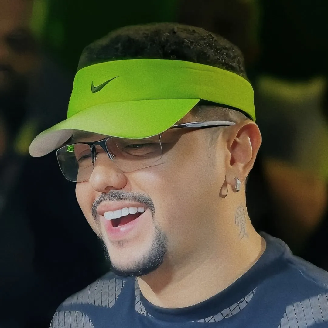 DJ Lucas Beat é destaque da música eletrônica brasileira, conhecido por hits como 'Oi, Vida' e colaborações com grandes nomes do funk e sertanejo. Veja a agenda no Rolê Agora.