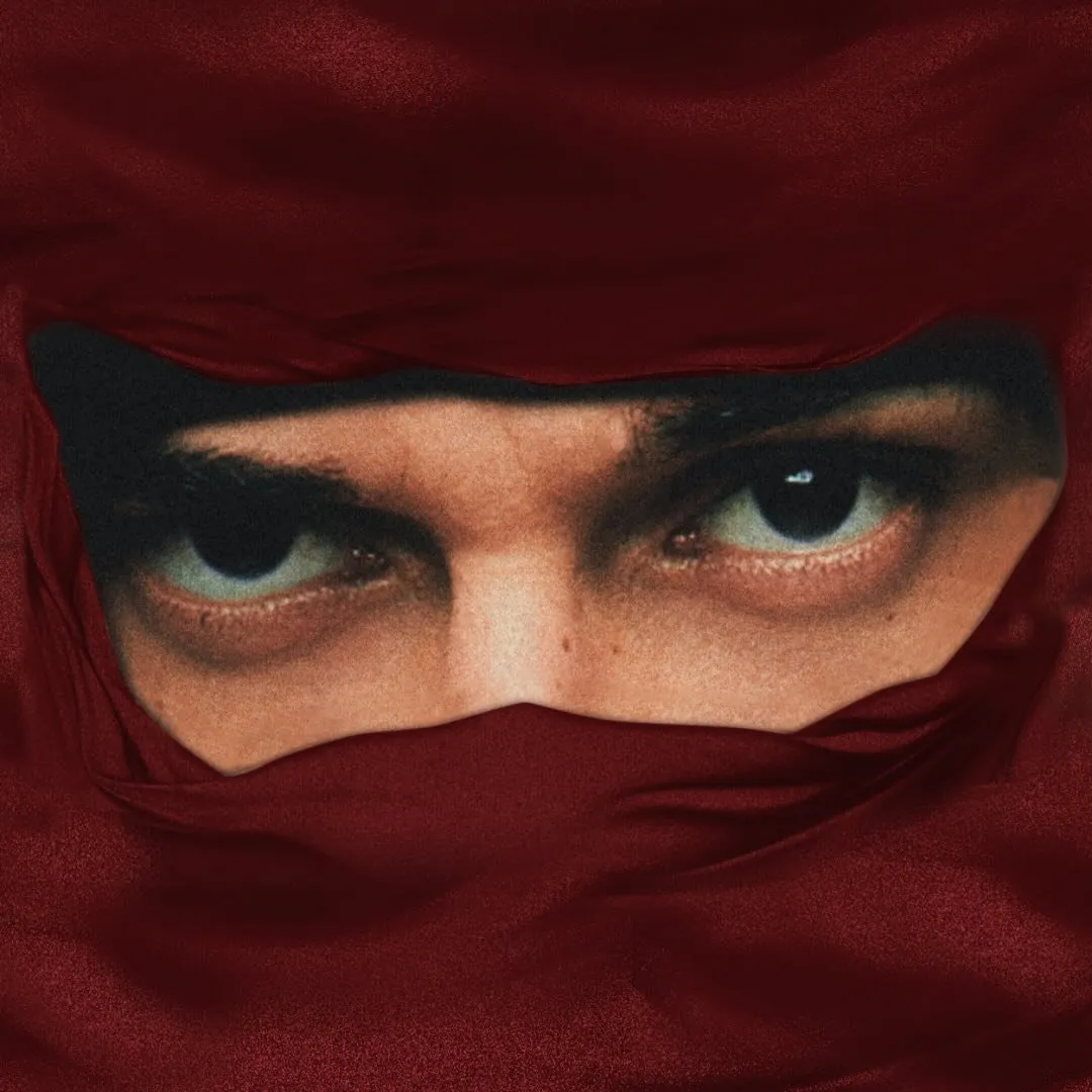 Veigh é um rapper brasileiro de hip hop, destaque com hits como 'Novo Balanço' e o álbum 'Dos Prédios Deluxe', lançado em 2023. Veja a agenda no Rolê Agora.