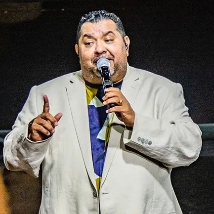 Marcos César de Souza, o Marquinhos Sensação é um cantor/compositor de samba. Participou do Grupo Sensação há 15 anos segue carreira Solo.