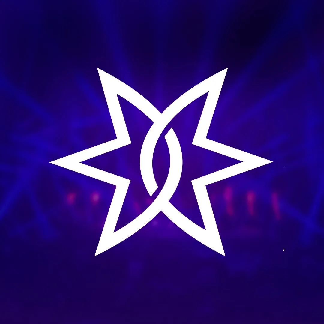 Roupa Nova é uma banda brasileira de rock formada em 1980 no estado do Rio de Janeiro. Ainda hoje encontra-se em plena atividade. A banda é composta pelos músicos Serginho Herval, Paulinho, Kiko, Nando, Ricardo Feghali e Cleberson Horsth.